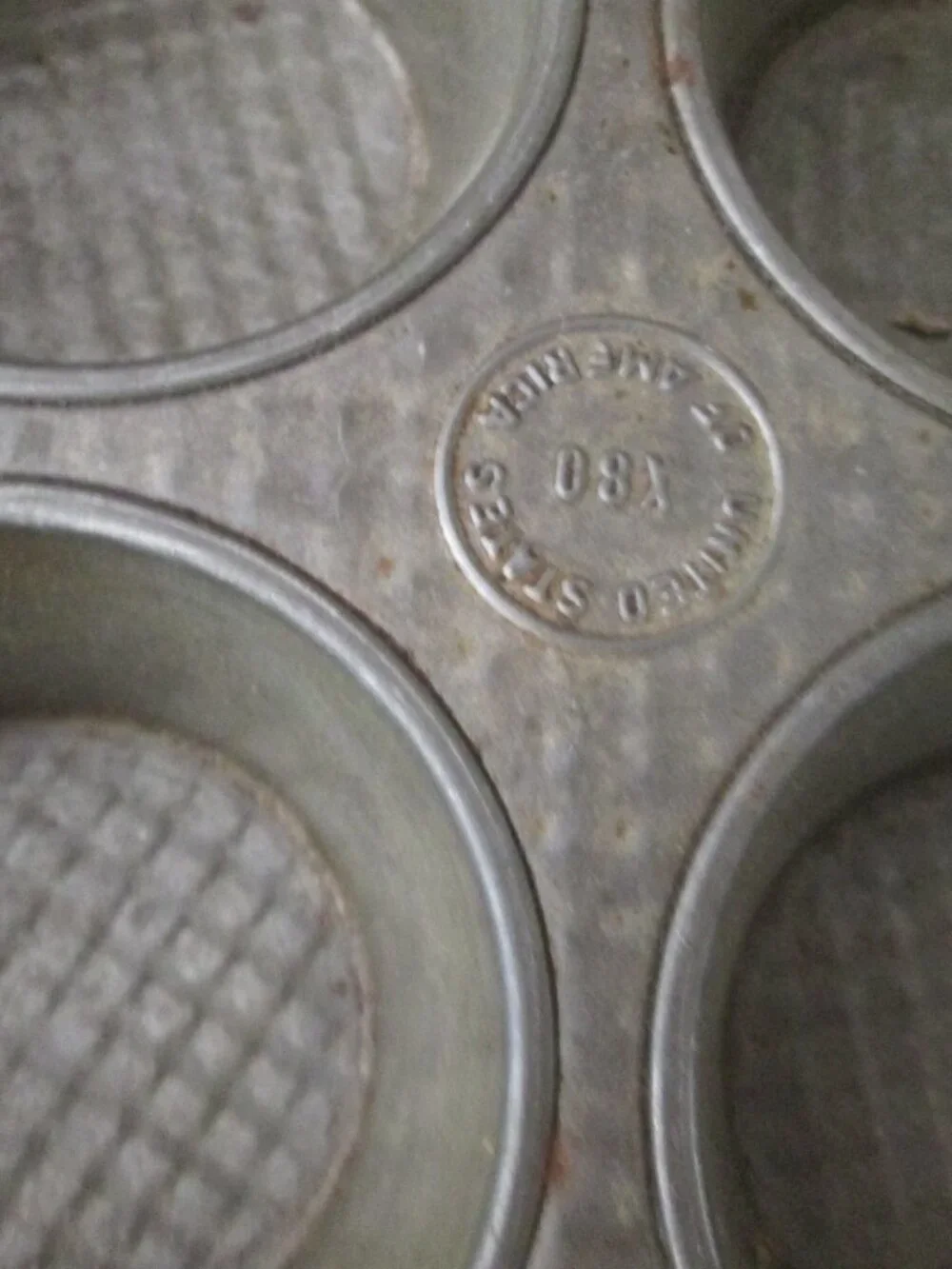 Vtg Ovenex Ecko waffle pattern 8 hole muffin pan